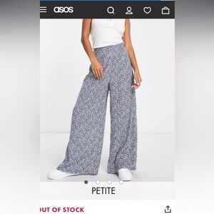 BNWT “Glamorous” wide leg relaxed trousers